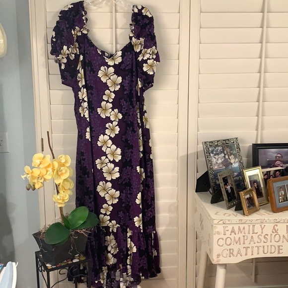 Hilo Hattie Dresses & Skirts - Vintage, stunning purple-🌺 Hawaiian made dress!